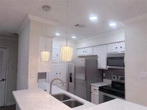 Tiny photo for 1101 Calico Lane #1411, Arlington, TX 76011 (MLS # 21132754)