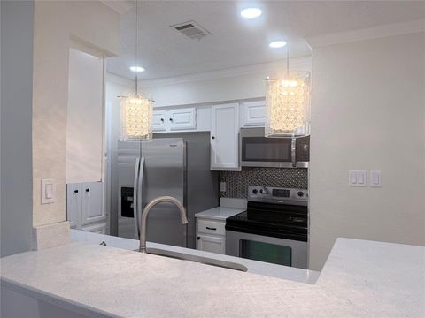 Tiny photo for 1101 Calico Lane #1411, Arlington, TX 76011 (MLS # 21132754)