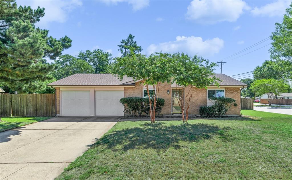 View Euless, TX 76039 house