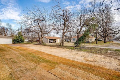 A home in Cleburne