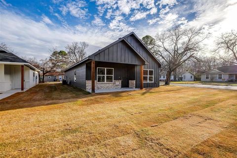 A home in Cleburne