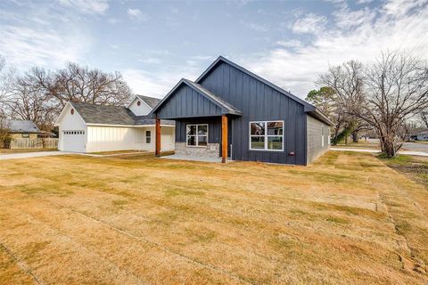 A home in Cleburne