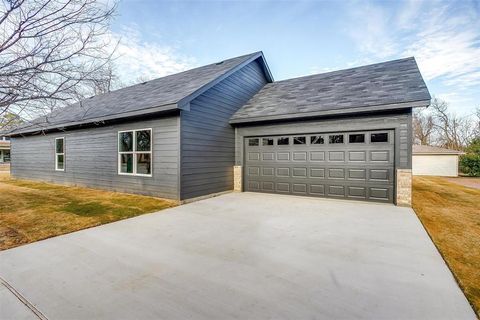 A home in Cleburne