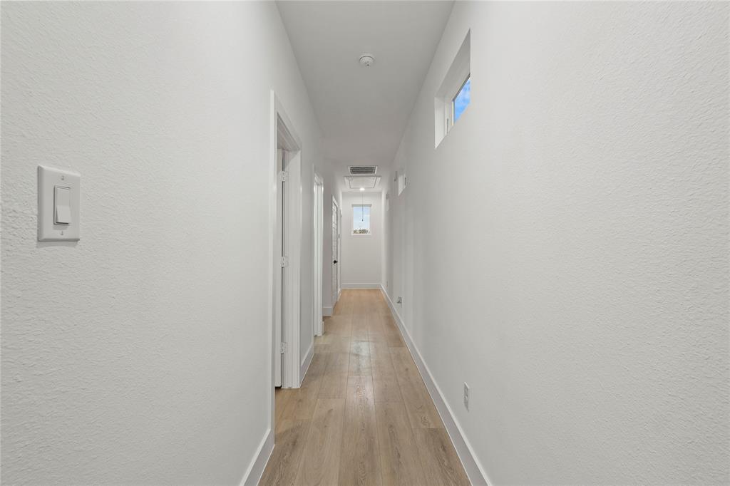 Lincoln Manor - Residential