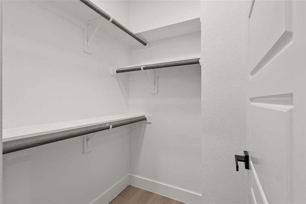 Lincoln Manor - Residential