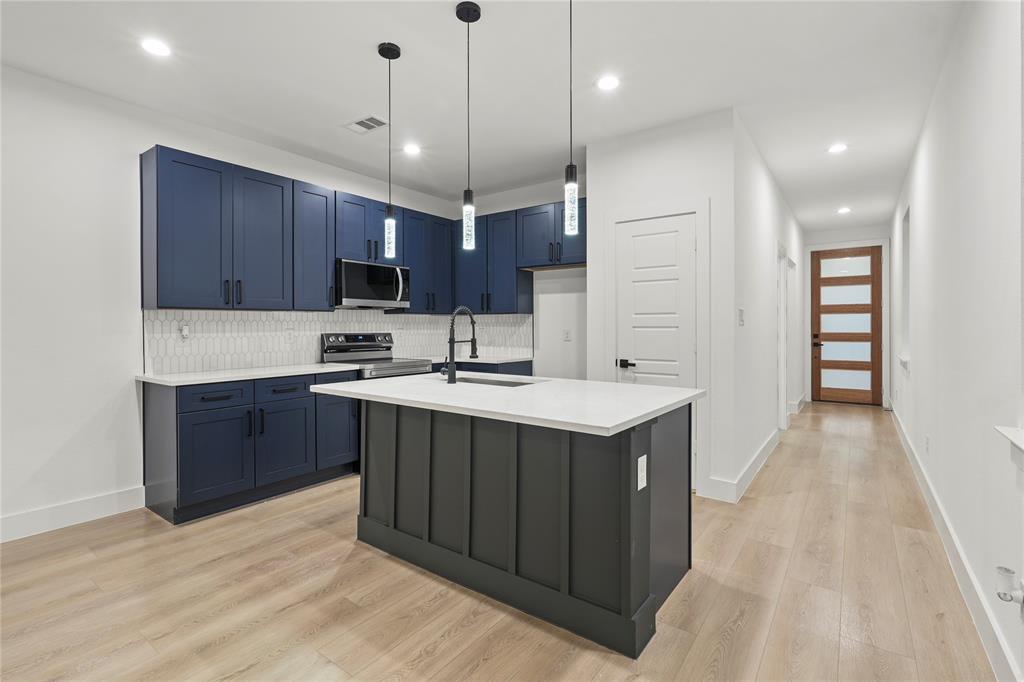 Lincoln Manor - Residential