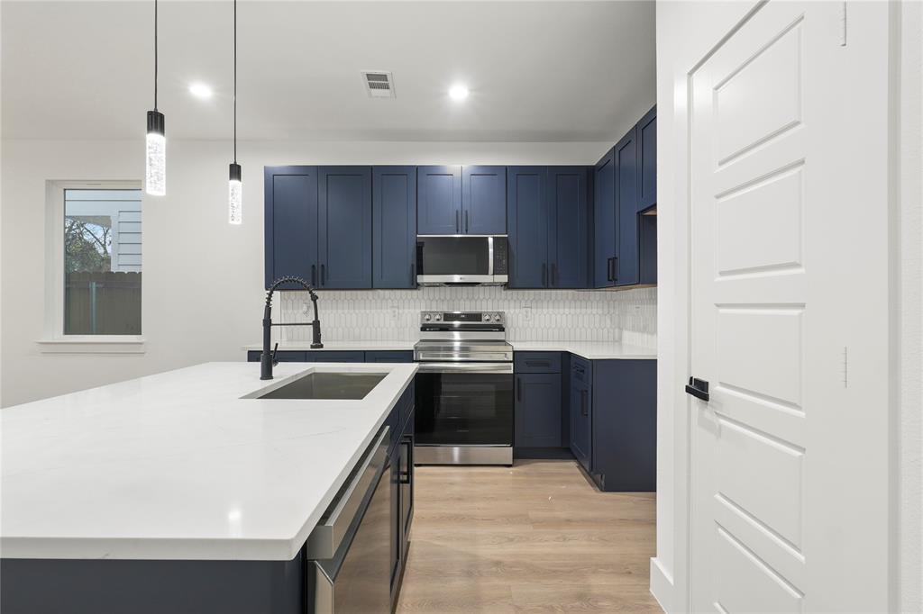 Lincoln Manor - Residential