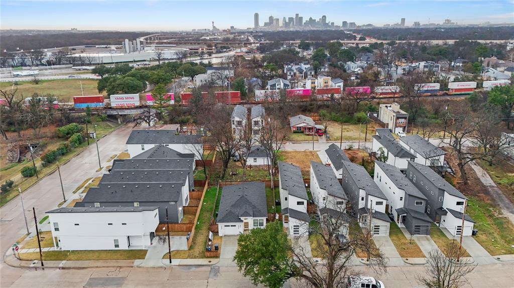 Lincoln Manor - Residential