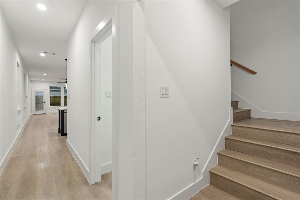 Lincoln Manor - Residential