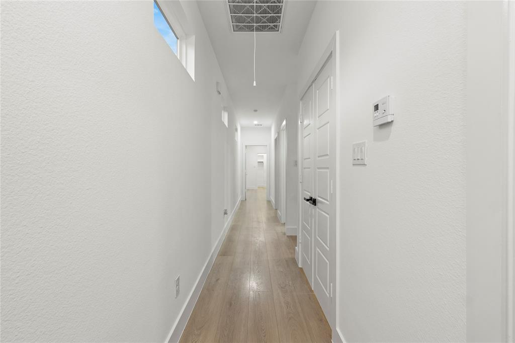 Lincoln Manor - Residential