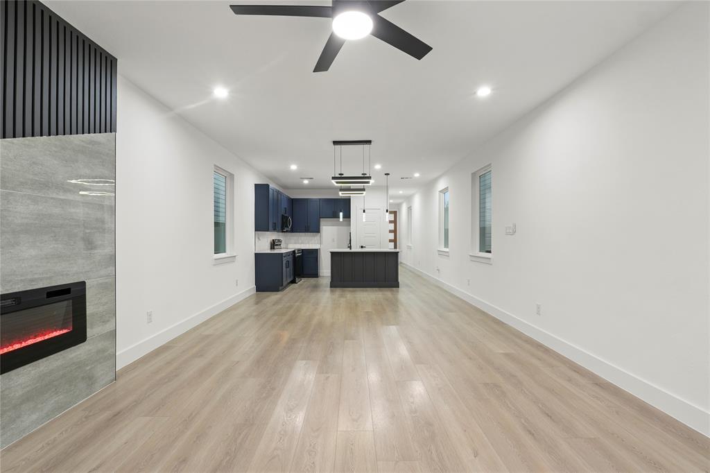 Lincoln Manor - Residential