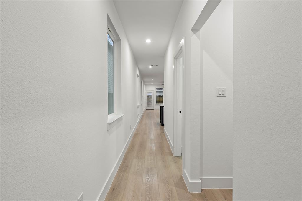 Lincoln Manor - Residential