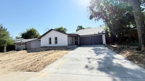 2018 Canterbury Street Irving TX 75062