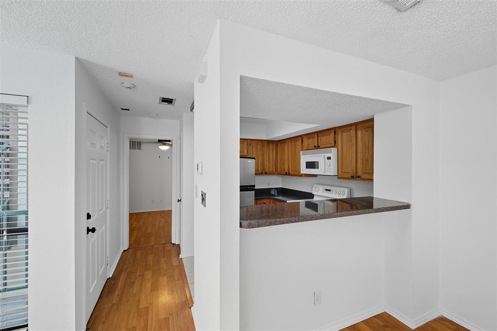 Arlington Oaks Condo - Residential