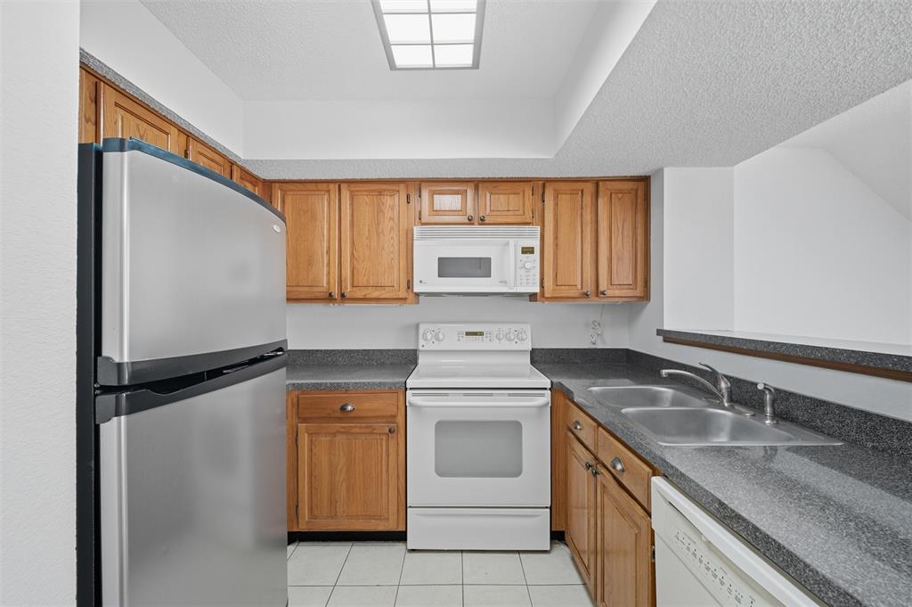 Arlington Oaks Condo - Residential