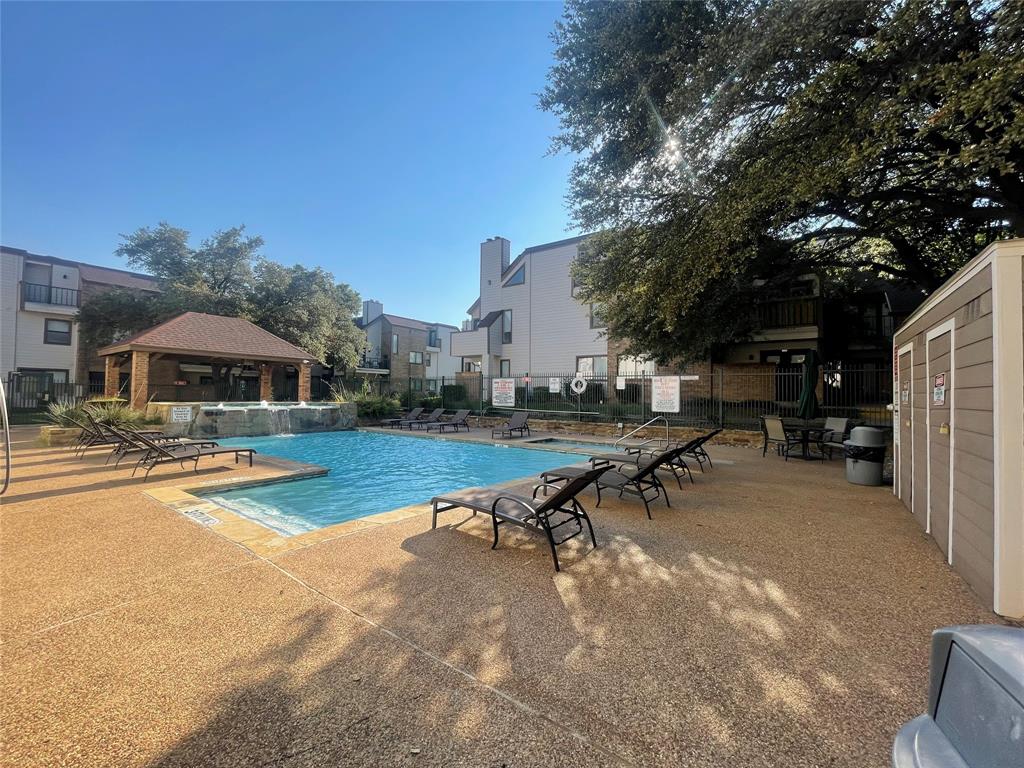 Arlington Oaks Condo - Residential