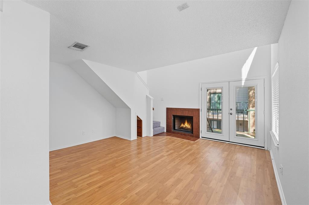 Arlington Oaks Condo - Residential