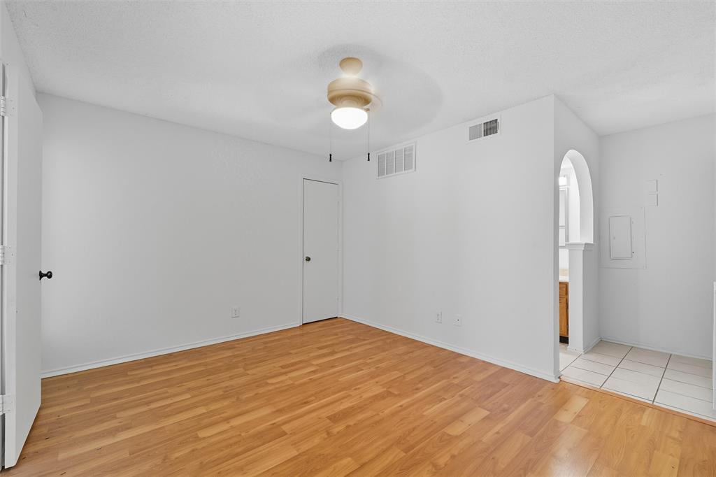 Arlington Oaks Condo - Residential