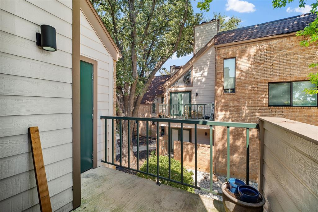 Arlington Oaks Condo - Residential