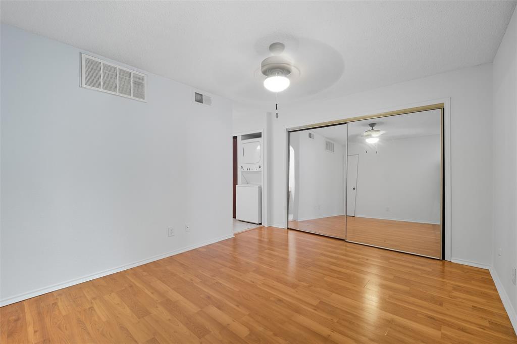 Arlington Oaks Condo - Residential