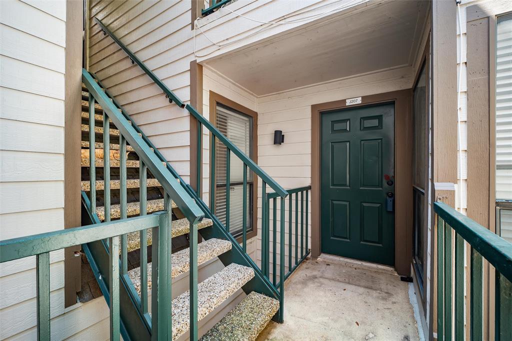 Arlington Oaks Condo - Residential