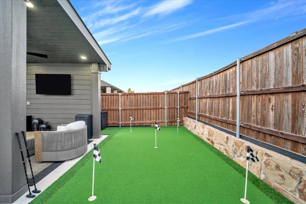 905 Bridle Path Parkway