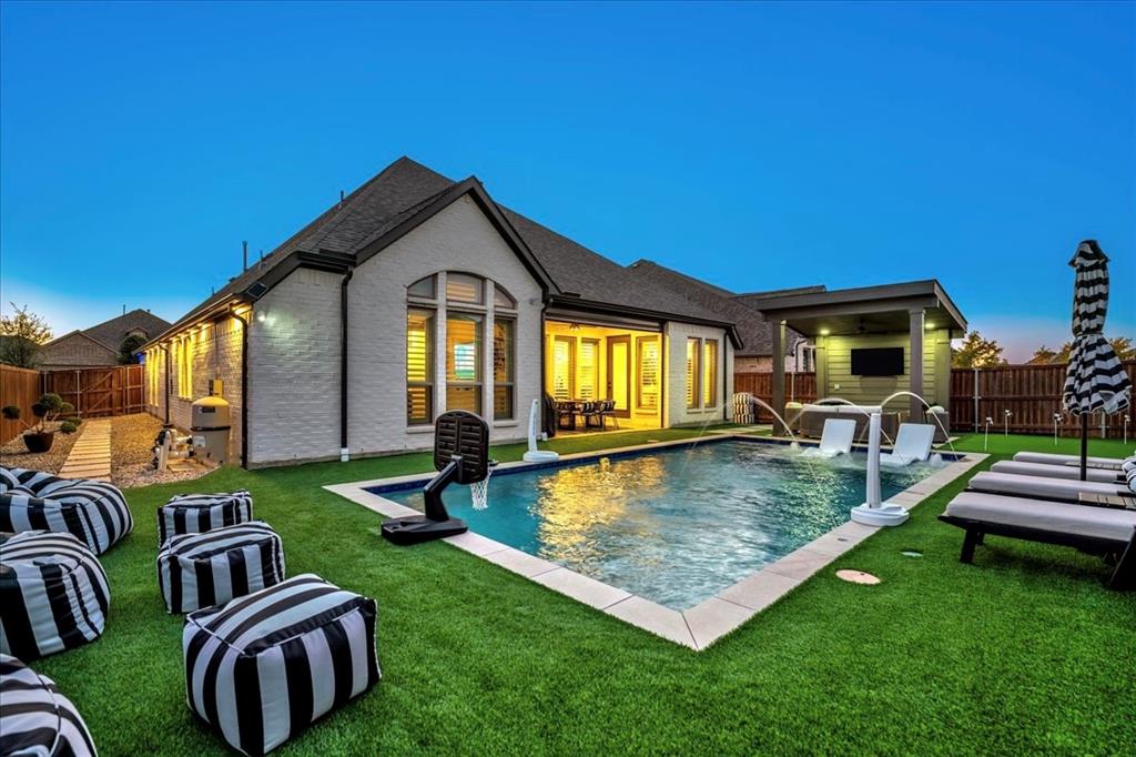 905 Bridle Path Parkway