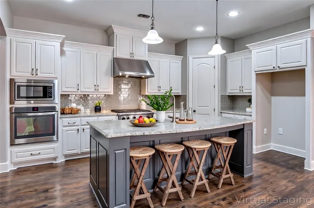 610 Evelake Court