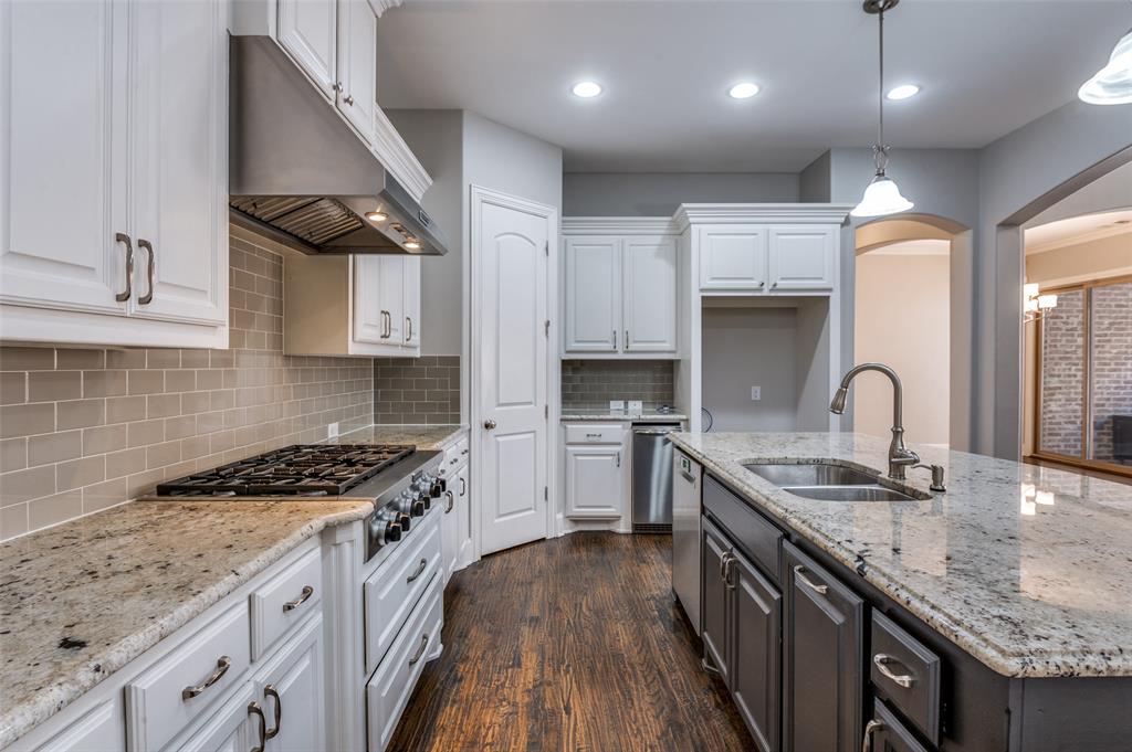 610 Evelake Court