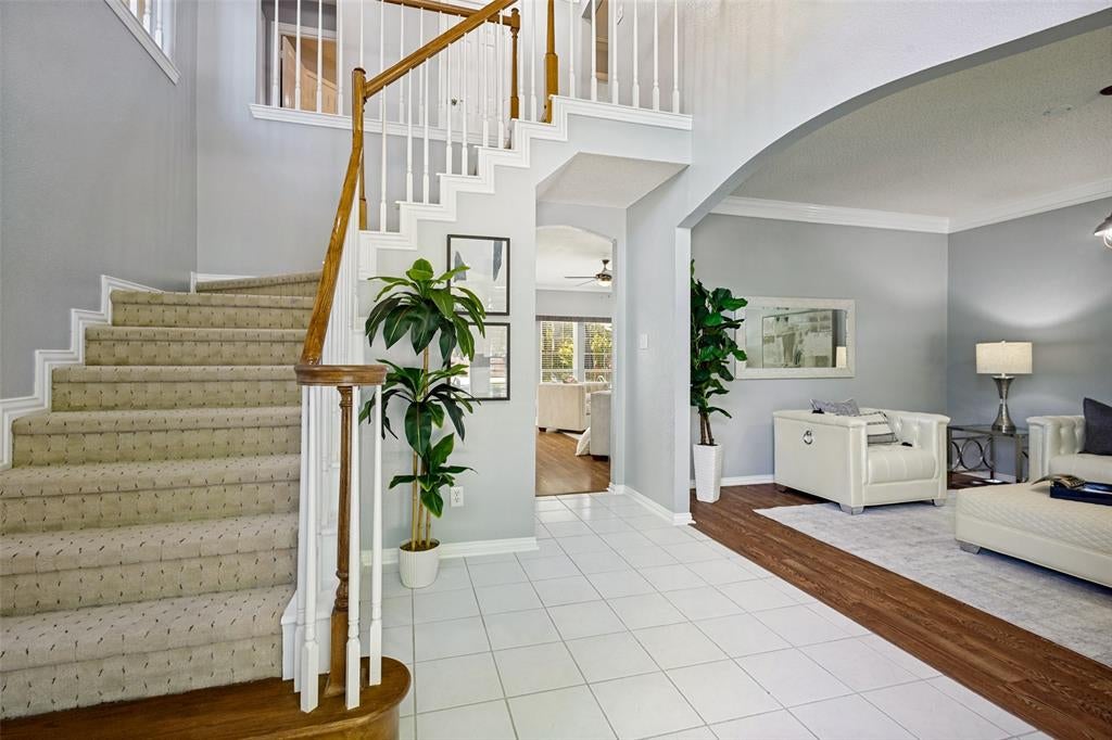 204 E Chapel Downs Drive