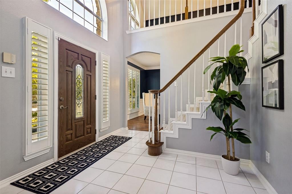 204 E Chapel Downs Drive