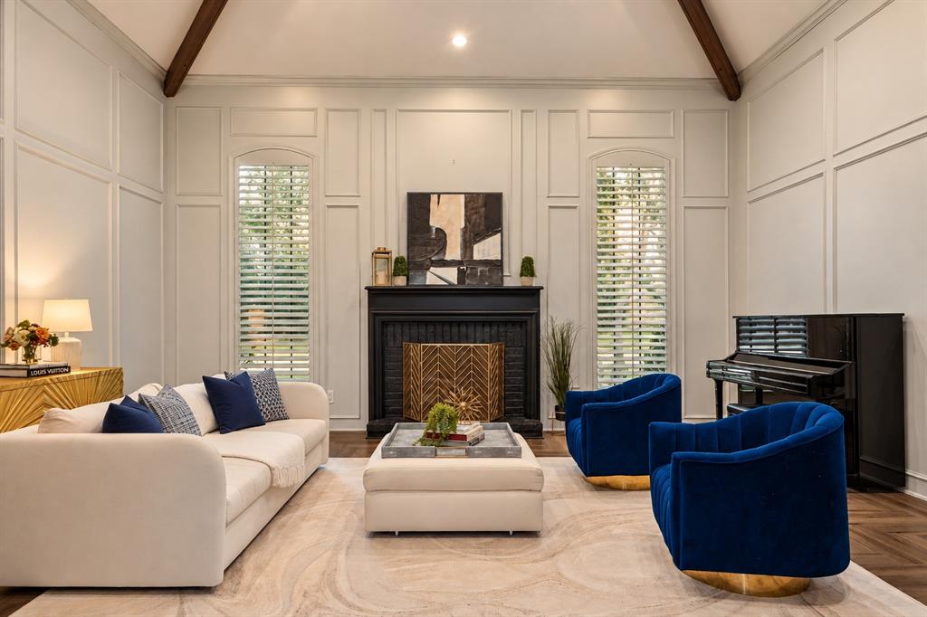 5833 Gallant Fox Lane