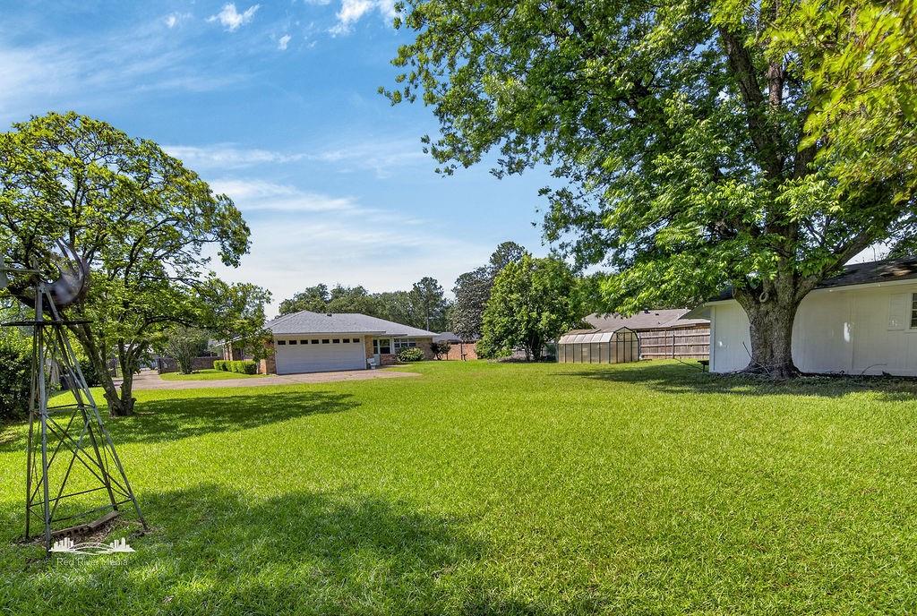 2313 WESLEY Circle