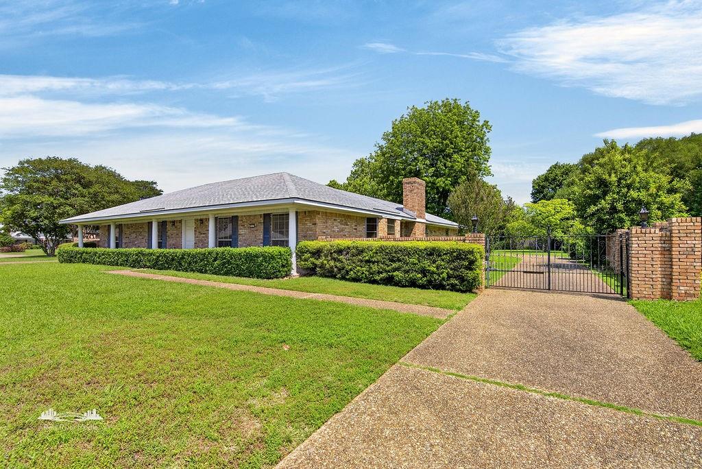 2313 WESLEY Circle