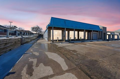 233 N Hampton Road DeSoto TX 75115