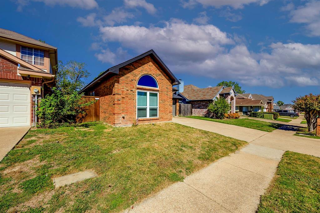 6825 Douglas Creek