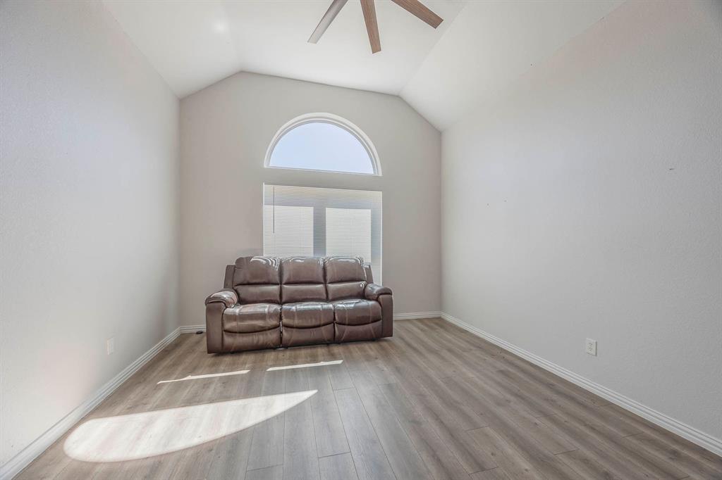 6825 Douglas Creek