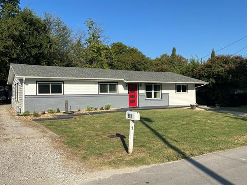 Photo of 603 N Denton Avenue, Justin, TX 76247 (MLS # 21217164)