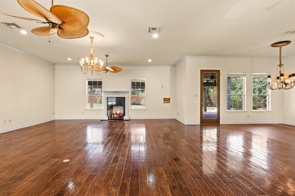 15 W Elmwood Drive