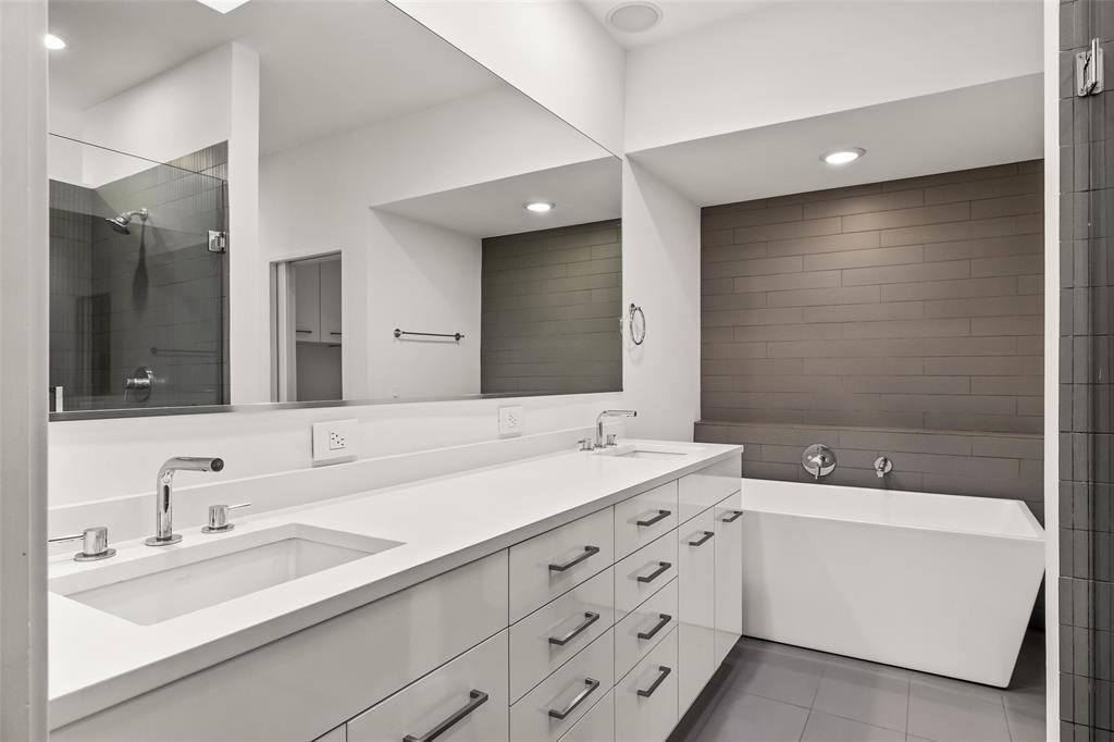 Parkwood Twnhms - Residential