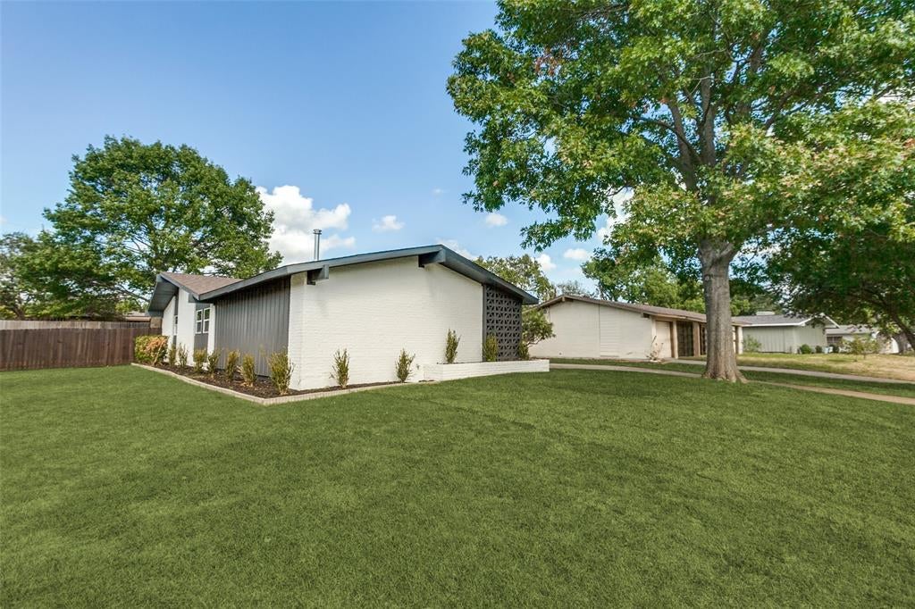 828 Melrose Drive