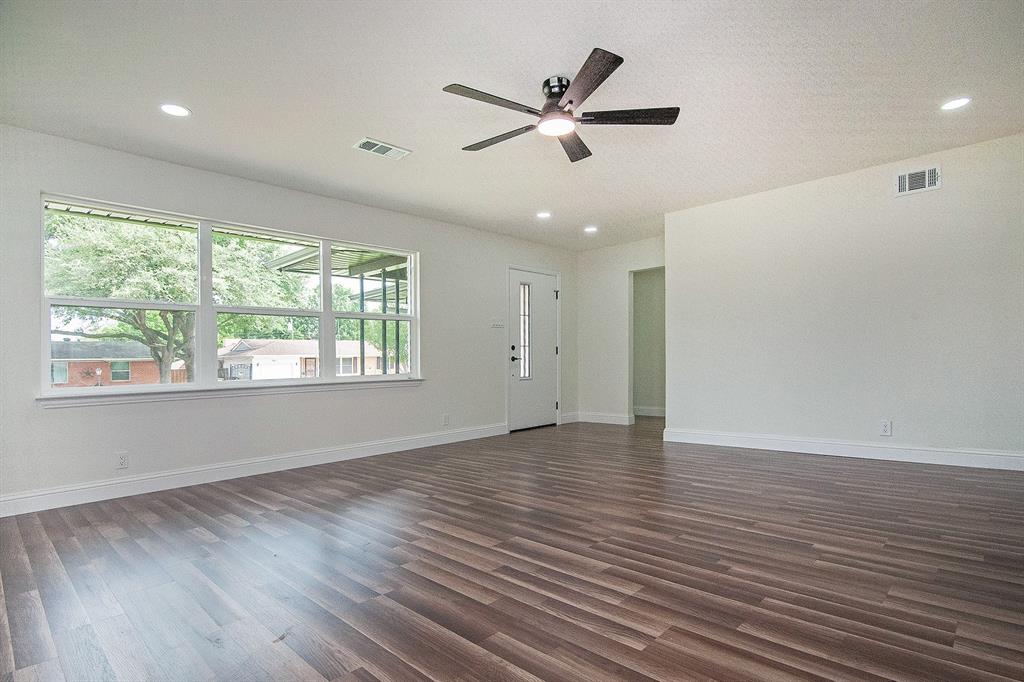 2608 Lockhart Avenue