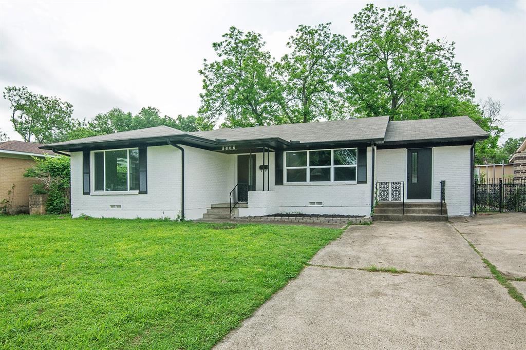 2608 Lockhart Avenue