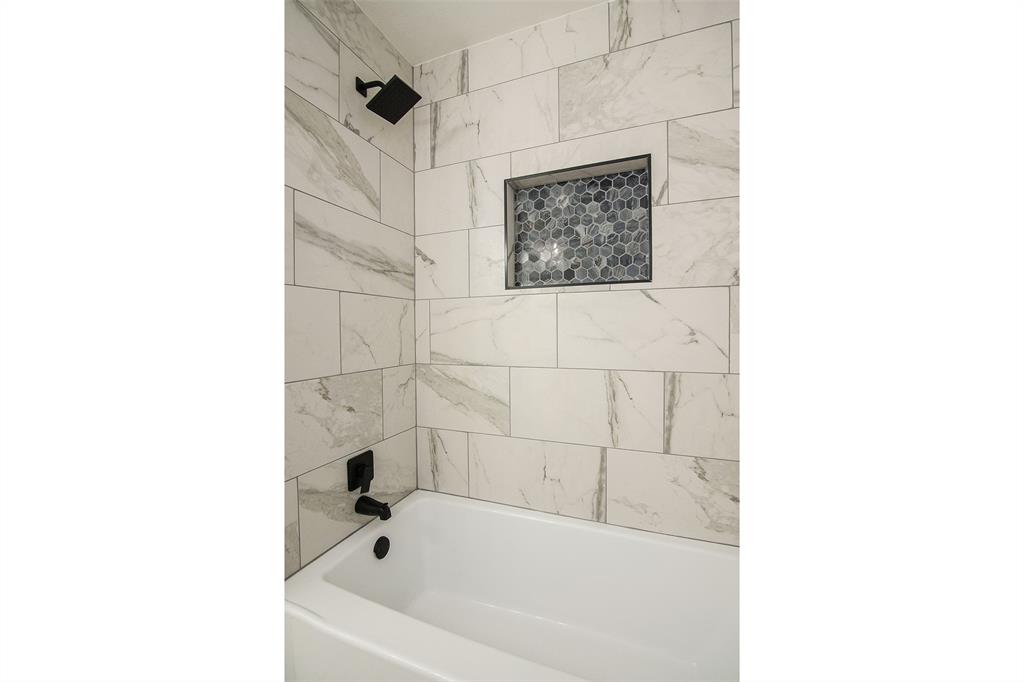 Cloverdale 03 - Residential