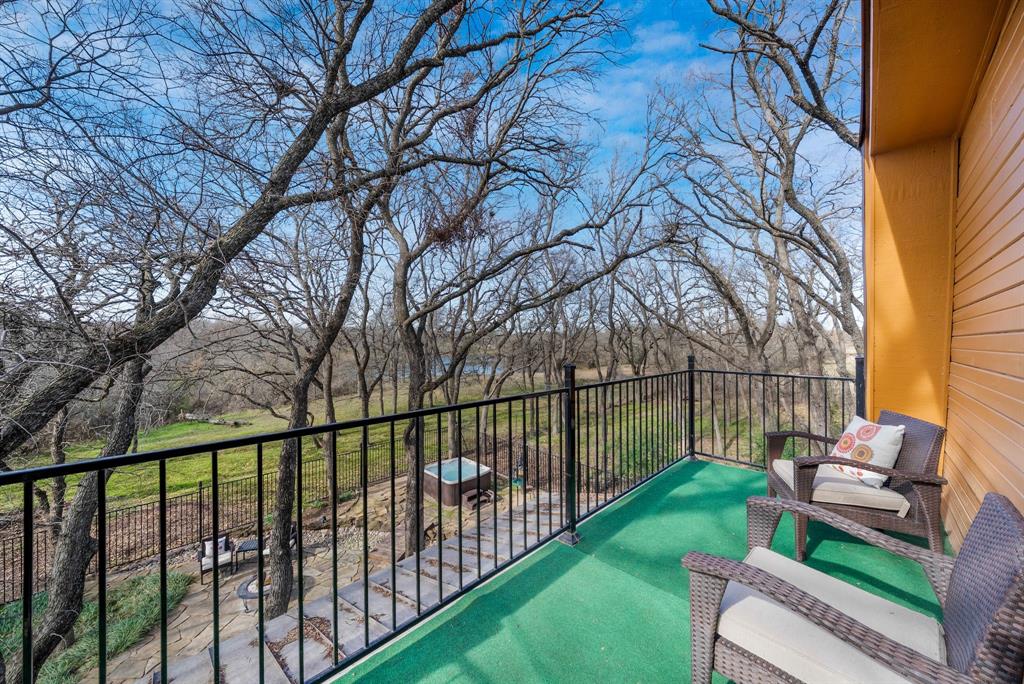 Twin Cove Estate - Residential