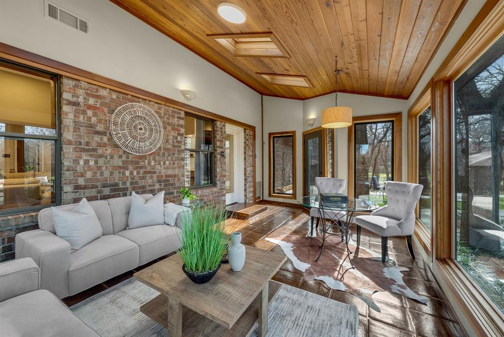 Twin Cove Estate - Residential