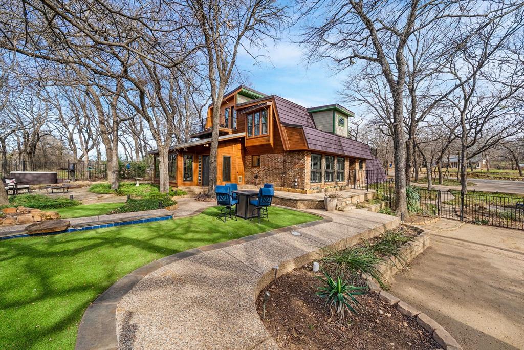 Twin Cove Estate - Residential