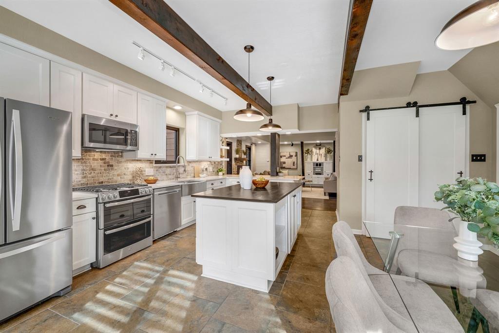 Twin Cove Estate - Residential