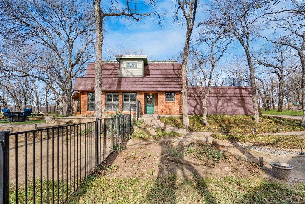 Twin Cove Estate - Residential