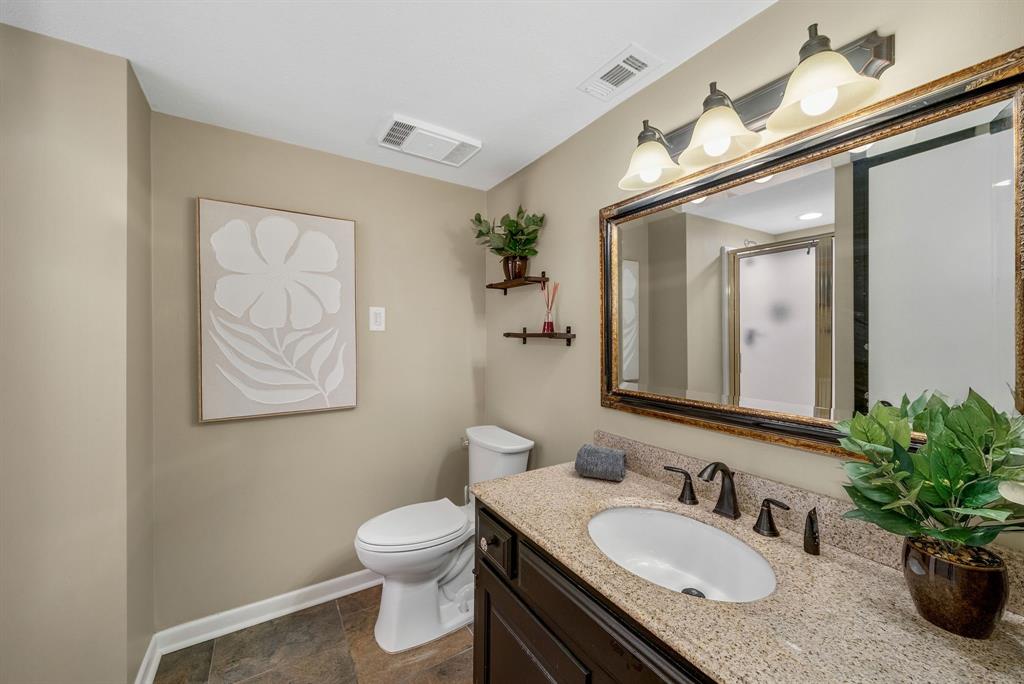 Twin Cove Estate - Residential